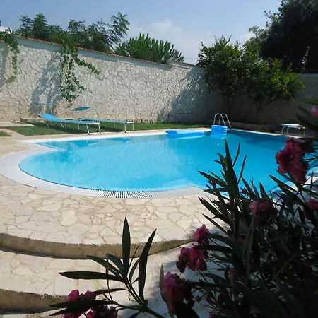 Dafne Pensionat 3*