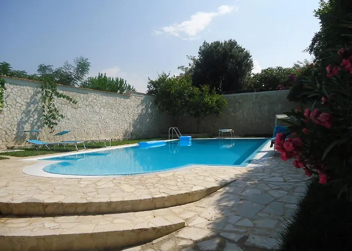 Dafne בית הארחה